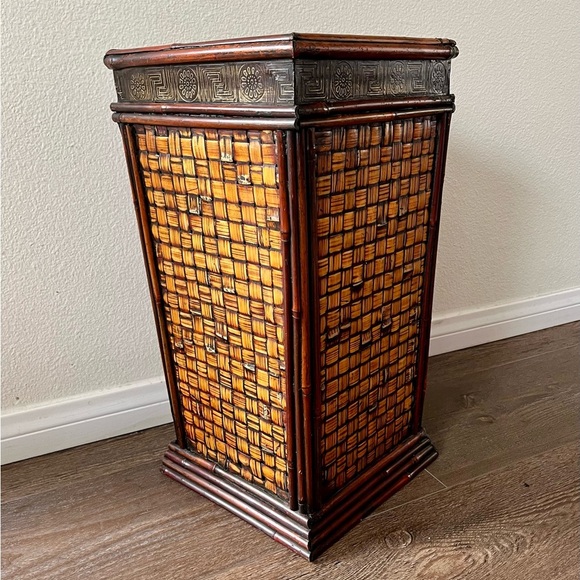 Natural Decorative planter 19 inches high - Picture 12 of 12